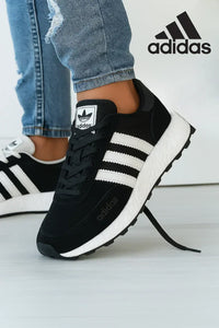 Black / White